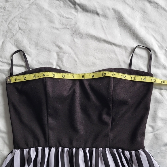 High-Low Dress - Picture 7 of 7